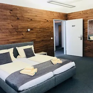 Otel Creo, Münih